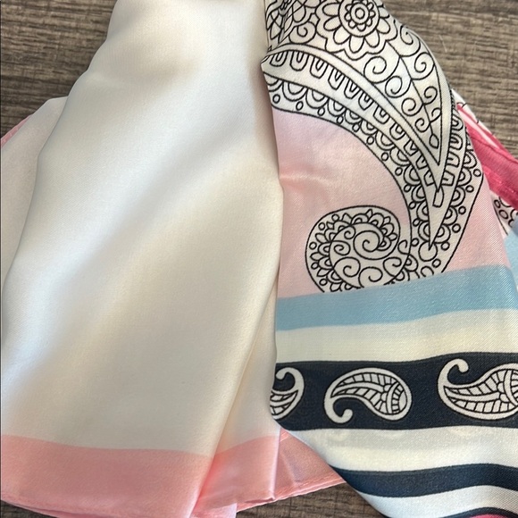 Sunday State | Pink, White & Paisley Scarf 💖 - Picture 1 of 5